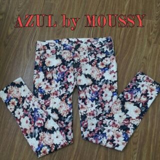 アズールバイマウジー(AZUL by moussy)のAZUL by moussy☆花柄パンツ(カジュアルパンツ)