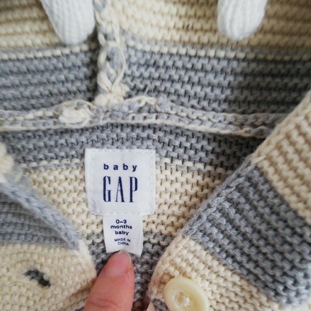 babyGAP(ベビーギャップ)のgap パーカー　新生児 キッズ/ベビー/マタニティのベビー服(~85cm)(カーディガン/ボレロ)の商品写真