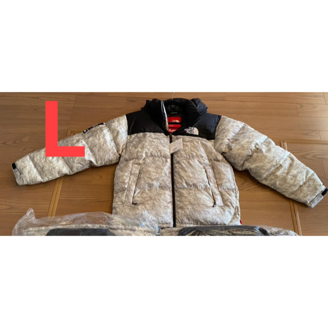 Supreme(シュプリーム)のThe North Face Paper Print Nuptse Jacket メンズのジャケット/アウター(ダウンジャケット)の商品写真