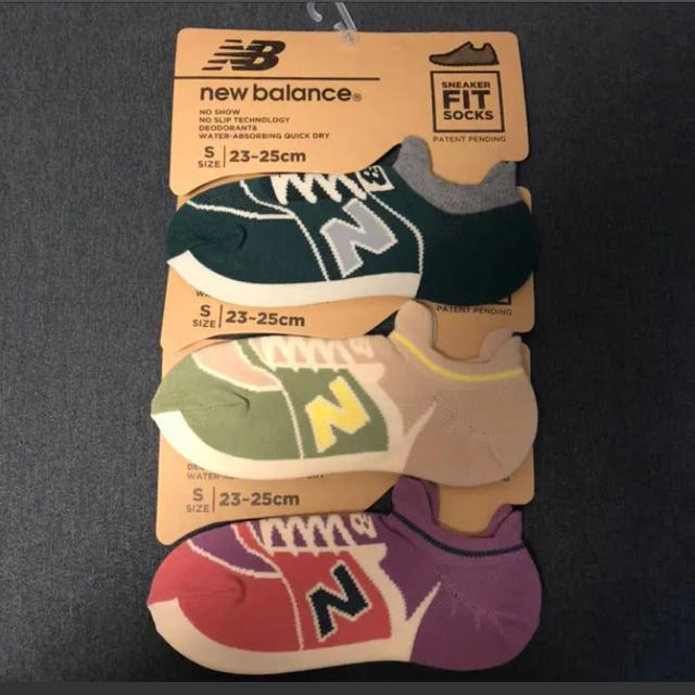 New Balance(ニューバランス)のニューバランス スニーカー フィットソックス 3点 レディースのレッグウェア(ソックス)の商品写真