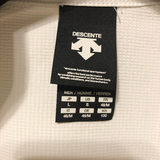 DESCENTE(デサント)の値下げしました★ DESCENTEデサント　ジャージ  スポーツ/アウトドアのランニング(ウェア)の商品写真