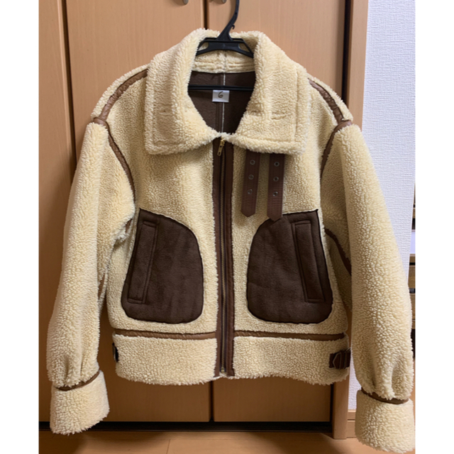 BEAUTY&YOUTH UNITED ARROWS(ビューティアンドユースユナイテッドアローズ)のFAKE MOUTON B3 レディースのジャケット/アウター(ムートンコート)の商品写真