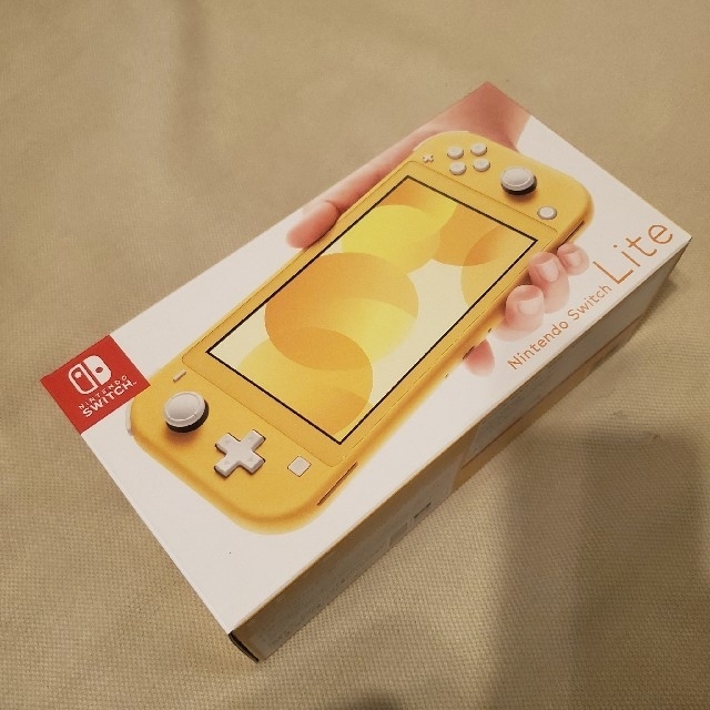 Nintendo Switch(ニンテンドースイッチ)のNintendo Switch Lite イエロー エンタメ/ホビーのゲームソフト/ゲーム機本体(家庭用ゲーム機本体)の商品写真