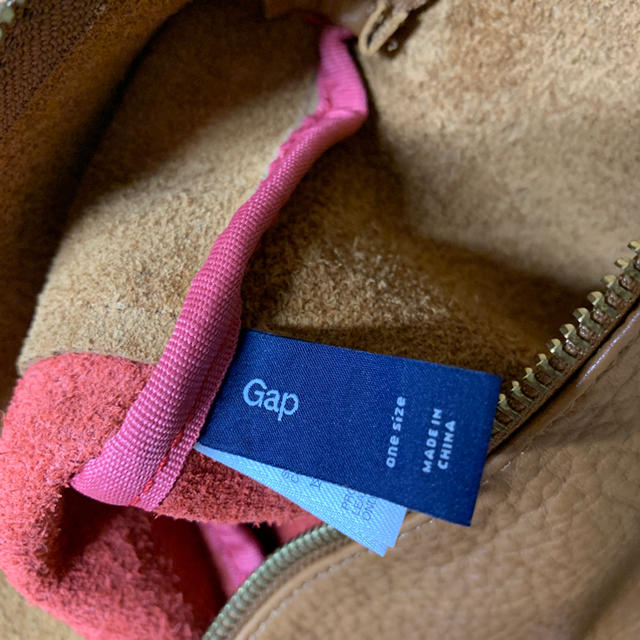 GAP(ギャップ)のGAP クラッチバッグ 牛革 レディースのバッグ(クラッチバッグ)の商品写真