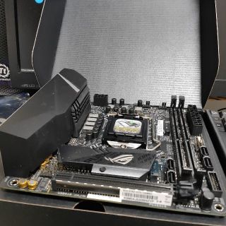 ASUS ROG STRIX H370-I GAMING ITX LGA1151(PCパーツ)