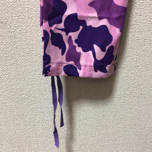 Camouflage Purple Pattern Pants メンズのパンツ(その他)の商品写真