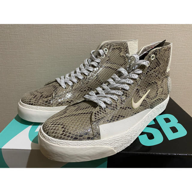 NIKE SB × SOULLAND BLAZER MID QS FRI.day