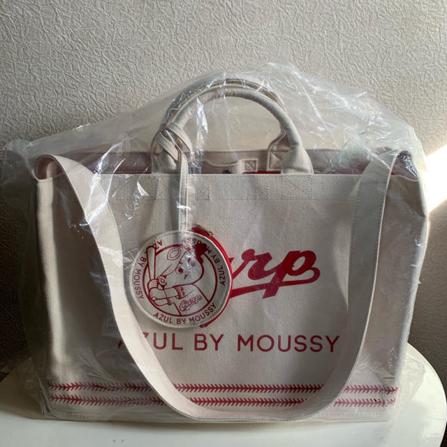 AZUL by moussy(アズールバイマウジー)のカープ × azul バッグ レディースのバッグ(トートバッグ)の商品写真