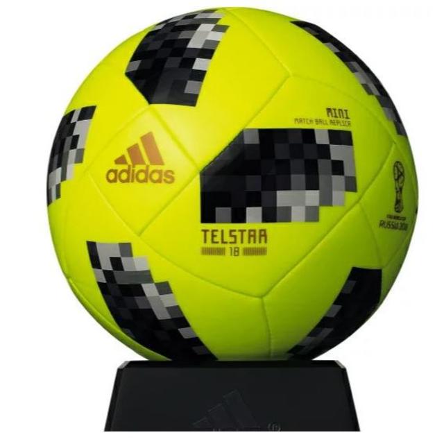 Adidas アディダスサッカーボール レプリカ ミニモデルfifaワールドカッププレゼントの通販 By Fril Japan S Shop アディダスならラクマ