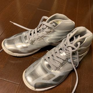 ミズノ(MIZUNO)のミズノ シューズ シルバー (シューズ)