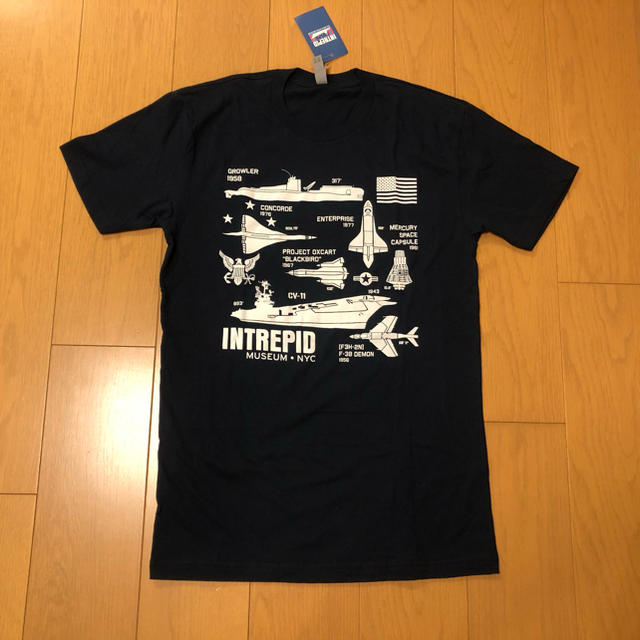 イントレピッド海上航空宇宙博物館　Tシャツ　アメリカサイズS エンタメ/ホビーのミリタリー(その他)の商品写真