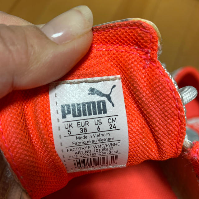 PUMA(プーマ)のPUMA レディースシューズ 24.0 スポーツ/アウトドアのゴルフ(シューズ)の商品写真