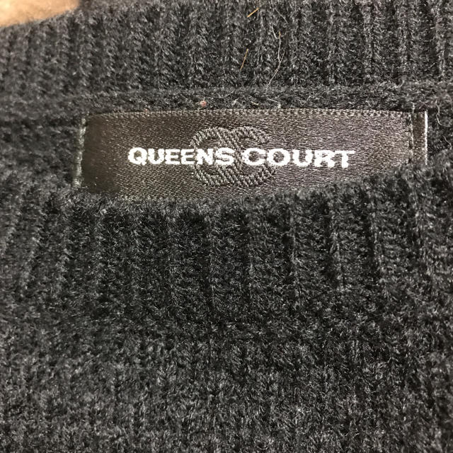 QUEENS COURT(クイーンズコート)のクイーンズコート  ビジュー付きニット　セーター レディースのトップス(ニット/セーター)の商品写真