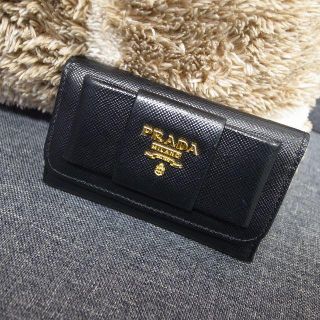 プラダ(PRADA)の正規品☆プラダ　キーケース　6連　サフィアーノ　黒　リボン　財布　バッグ　小物(キーケース)