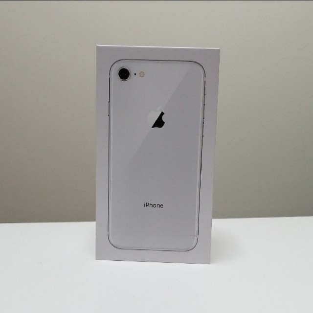 高質 Apple iPhone8　SIMロック解除済　新品未使用　送料込 - スマートフォン本体