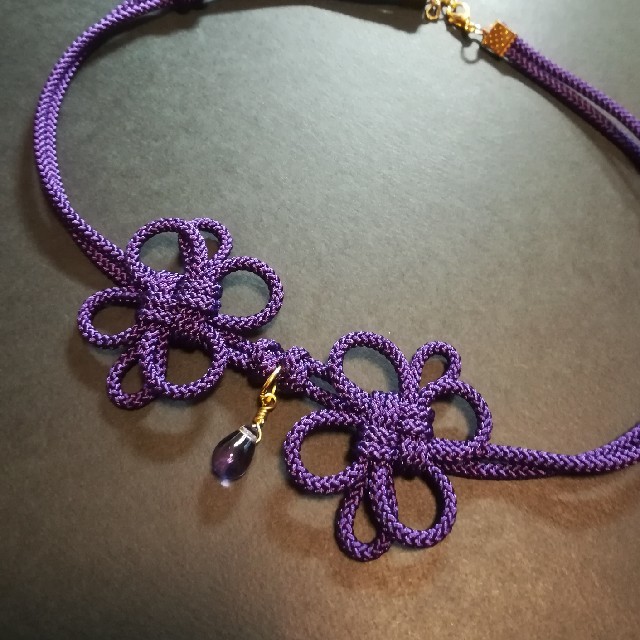 飾り結びのチョーカー（紫） ハンドメイドのアクセサリー(ネックレス)の商品写真