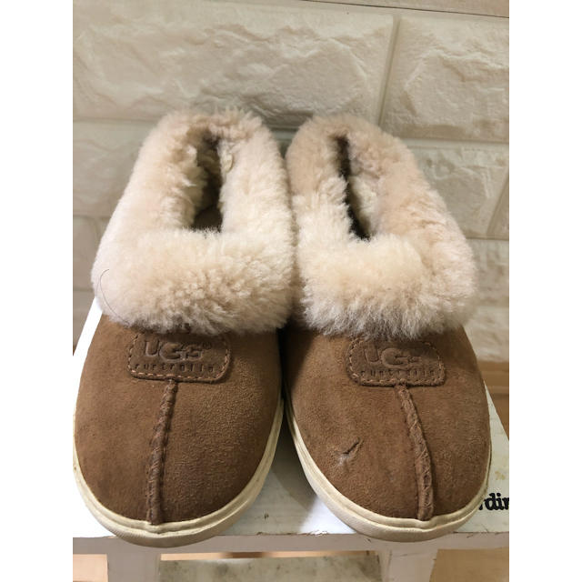 UGG(アグ)のUGG アグ　キッズ　スリッポン キッズ/ベビー/マタニティのキッズ靴/シューズ(15cm~)(ブーツ)の商品写真