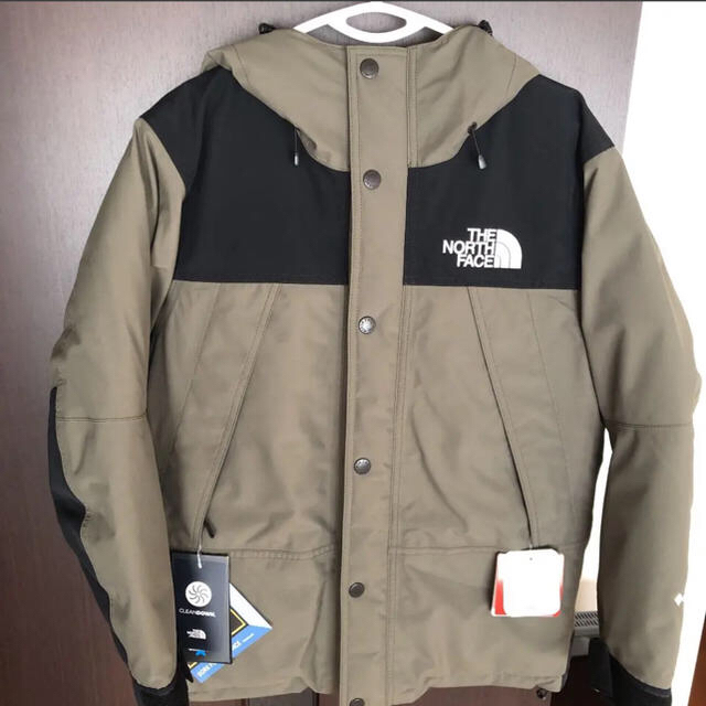 THE NORTH FACE(ザノースフェイス)のノースフェイス マウンテンダウンジャケット ニュートープ メンズのジャケット/アウター(マウンテンパーカー)の商品写真