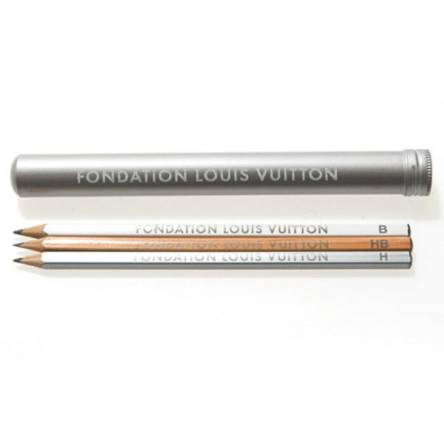 LOUIS VUITTON(ルイヴィトン)のFONDATION LOUIS VUITTON 鉛筆(gustave様ご専用) レディースのファッション小物(その他)の商品写真
