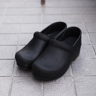 ダンスコ(dansko)のdansko Professional oiled 黒 37(サンダル)