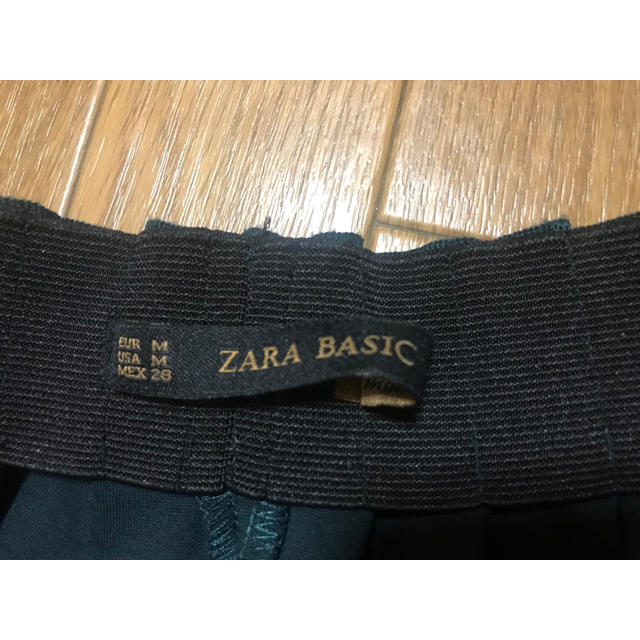 ZARA(ザラ)のザラ ZARA BASIC グリーン スカート フレア プリーツ レディースのスカート(ひざ丈スカート)の商品写真