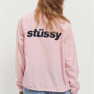 ステューシー(STUSSY)のstussy women ピンク コーチジャケット(ナイロンジャケット)