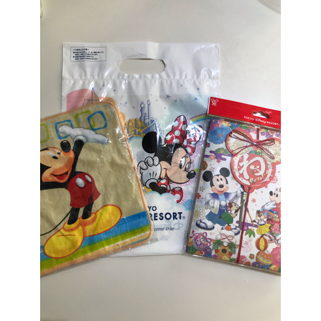 Disney ディズニー お土産 お正月 ほうじ茶ラテ ハンカチタオル オマケ付きの通販 By Misosiru S Shop ディズニーならラクマ