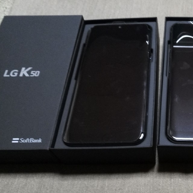 LG Electronics(エルジーエレクトロニクス)のLG K50　プラチナシルバー　新品未使用　SBシムロック解除品 スマホ/家電/カメラのスマートフォン/携帯電話(スマートフォン本体)の商品写真