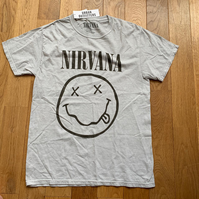 URBAN    OUTFITTERS           NIRVANA  T