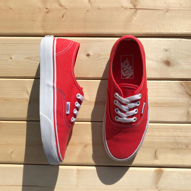 VANS(ヴァンズ)の☆美品☆22.5㎝☆ VANS ヴァンズ オーセンティック  B820 レディースの靴/シューズ(スニーカー)の商品写真