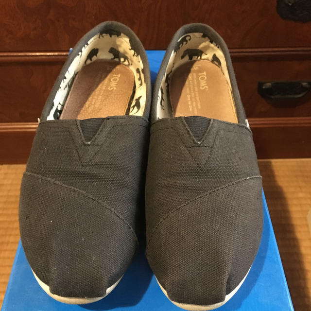 TOMS(トムズ)のTOMS スリッポン　⭐️値下げ⭐️ レディースの靴/シューズ(スリッポン/モカシン)の商品写真