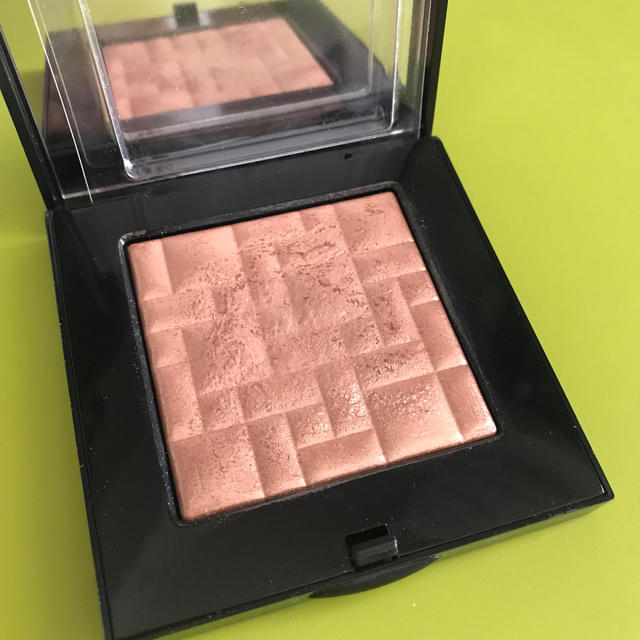 BOBBI BROWN(ボビイブラウン)のハイライト コスメ/美容のベースメイク/化粧品(フェイスパウダー)の商品写真