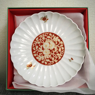 コウランシャ(香蘭社)の香蘭社 赤濃菊唐草文 菊型盛り皿(食器)
