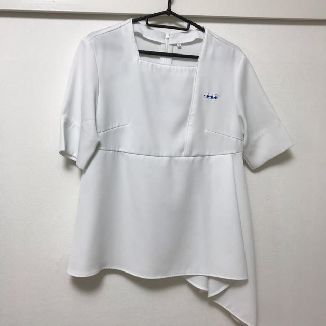 POLAの新制服（13号）