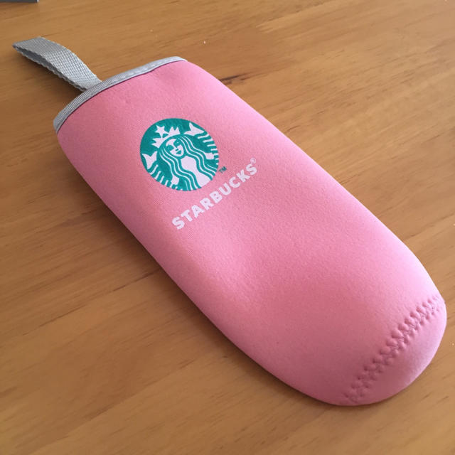 Starbucks Coffee(スターバックスコーヒー)のスターバックス ペットボトルホルダー ピンク インテリア/住まい/日用品のキッチン/食器(タンブラー)の商品写真