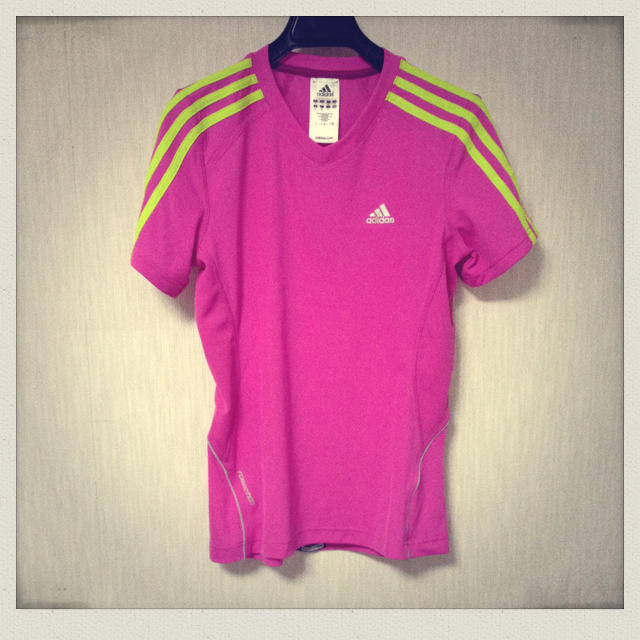 adidas(アディダス)のadidas☆シャツ レディースのトップス(Tシャツ(半袖/袖なし))の商品写真