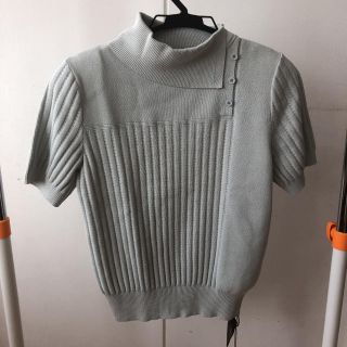 フォクシー(FOXEY)の【新品】フォクシー　トップス　さらに値下げ(カットソー(半袖/袖なし))