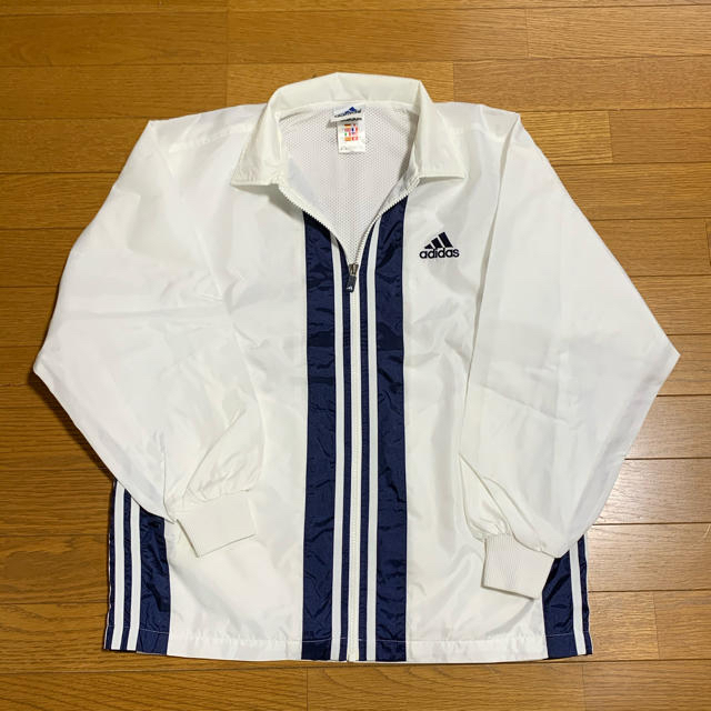 adidas(アディダス)のアディダス　ウィンドブレーカー レディースのジャケット/アウター(ナイロンジャケット)の商品写真