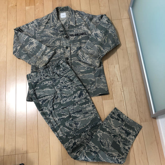 アメリカ空軍の迷彩服上下の通販 by おかん's shop｜ラクマ