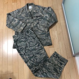 アメリカ空軍の迷彩服上下