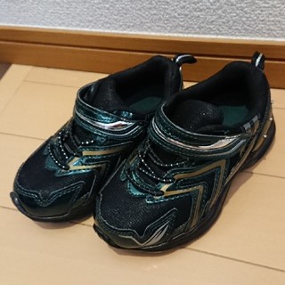 ニシマツヤ(西松屋)のキッズ☆光る靴(スニーカー)