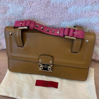 ヴァレンティノ(VALENTINO)のヴァレンティノクラッチバック(クラッチバッグ)