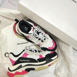 バレンシアガ(Balenciaga)のBALENCIAGA triple s ピンク 39 値下げ可(スニーカー)