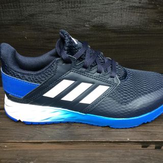 アディダス(adidas)の新品　アディダス(スニーカー)