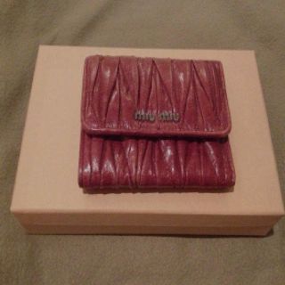 ミュウミュウ(miumiu)のmiumiu＊美品短財布(財布)