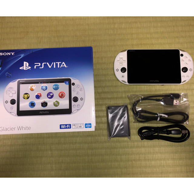 ゲームソフトゲーム機本体SONY PlayStationVITA 本体  PCH-2000 ZA22