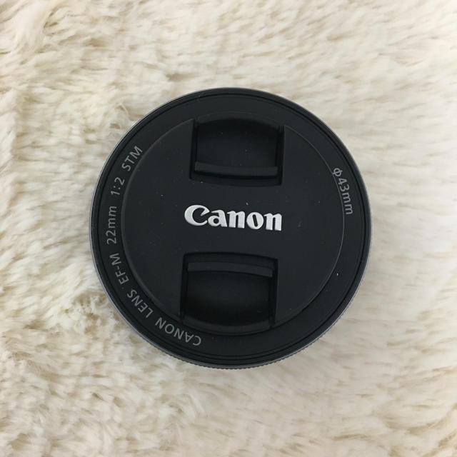 Canon LENS EF-M 22mm 単焦点レンズのサムネイル
