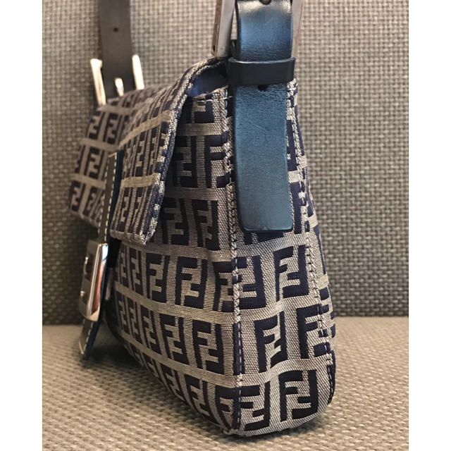 FENDI ズッカ柄 マンマバケット ショルダーバッグ