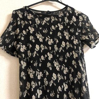 フォーエバートゥエンティーワン(FOREVER 21)の花柄ワンピース　新品(ひざ丈ワンピース)