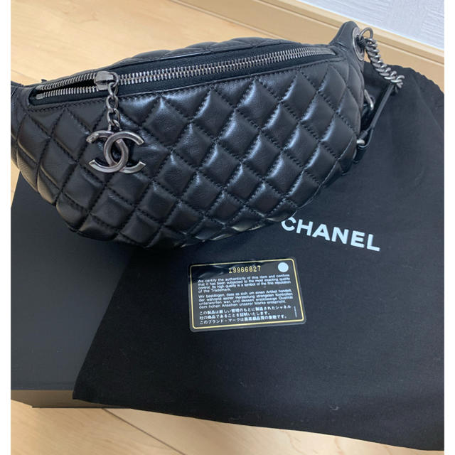 CHANEL(シャネル)のROSE様ご専用　CHANELマトラッセチェーンボディバッグ レディースのバッグ(ボディバッグ/ウエストポーチ)の商品写真